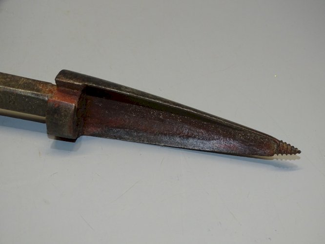 -ANCIEN OUTIL VRILLE ou BONDONNIERE MANCHE BOIS COLLECTION OUTILS ANCIENS   D