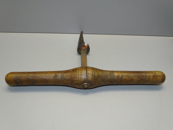 -ANCIEN OUTIL VRILLE ou BONDONNIERE MANCHE BOIS COLLECTION OUTILS ANCIENS   D