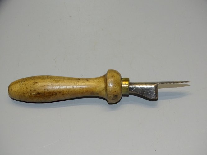 -ANCIEN OUVRE BOITE MANCHE BOIS LAME marquée déposé COLLECTION OUTIL ANCIEN   D