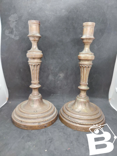 ancien paire de bougeoir en metal argente sans doute 19eme siecle en bon etat