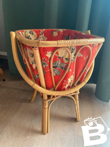 Ancien Panier à Ouvrage en Rotin sur Pieds Vintage Années 60 Tissu Fleuri