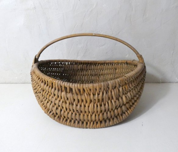ancien panier en rotin forme originale