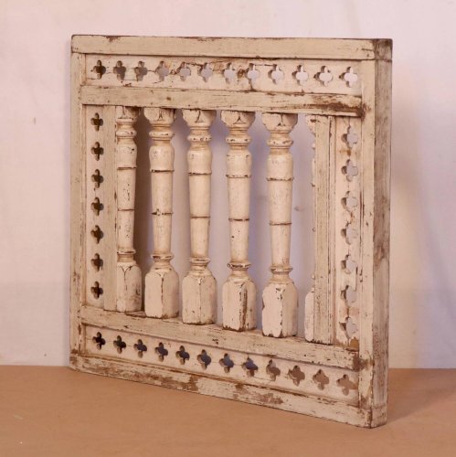 Ancien panneau de rambarde en teck birman patine écrue d’origine