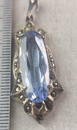 Ancien pendentif, art nouveau, pierre bleue et marcassites, en argent