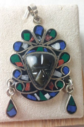 Ancien pendentif, Aztèque / Maya, en relief, en argent massif, Hecho Mexico ^