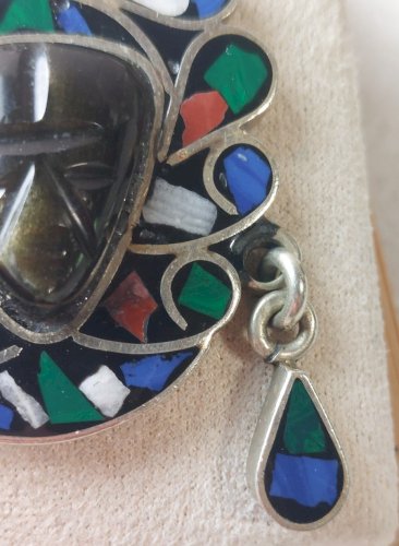 Ancien pendentif, Aztèque / Maya, en relief, en argent massif, Hecho Mexico ^