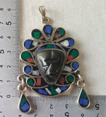 Ancien pendentif, Aztèque / Maya, en relief, en argent massif, Hecho Mexico ^