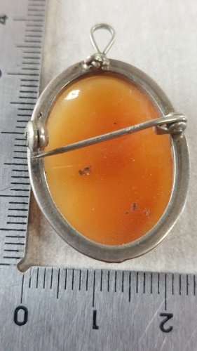Ancien pendentif / broche camée, en argent ^