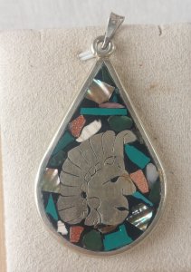 Ancien pendentif, calendrier Aztèque / Maya, forme goutte, en argent massif