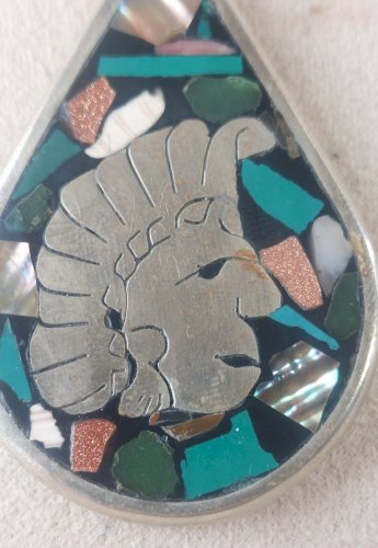 Ancien pendentif, calendrier Aztèque / Maya, forme goutte, en argent massif