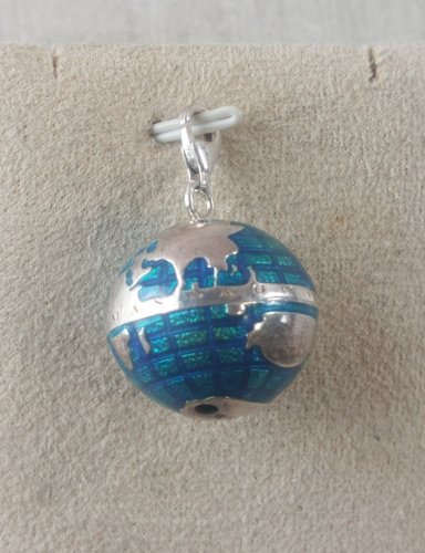 Ancien pendentif / charms, globe terrestre, Thomas Sabo, en argent massif ^
