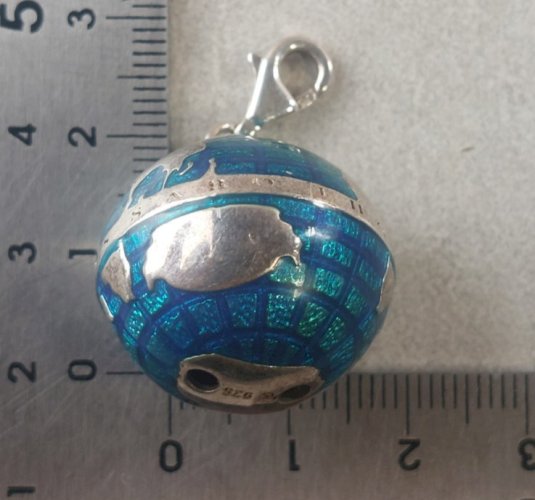 Ancien pendentif / charms, globe terrestre, Thomas Sabo, en argent massif ^