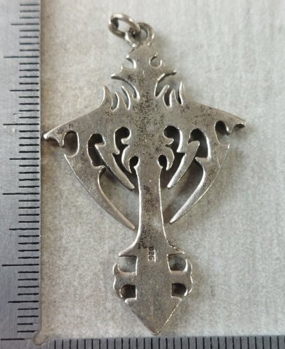 Ancien pendentif, croix gothique, en argent massif