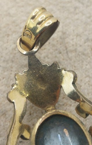 Ancien pendentif, en métal doré, Amerikaner AD Andreas Daub