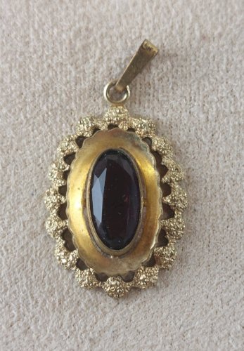 Ancien pendentif, en métal doré, pierre mauve, Amerikaner AD, vintage