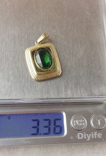 Ancien pendentif, en métal doré, pierre verte, Amerikaner K&L, vintage ^