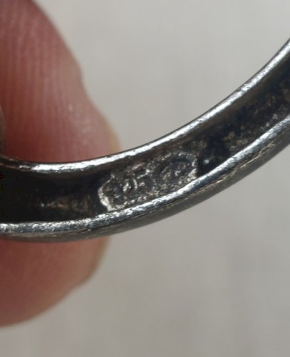 Ancien pendentif forme coeur, avec strass, en argent massif