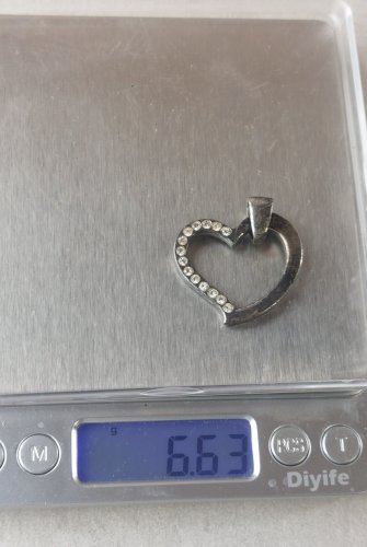 Ancien pendentif forme coeur, avec strass, en argent massif