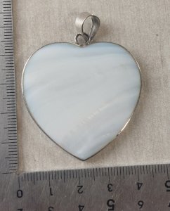 Ancien pendentif forme coeur, pierre opalite, en argent massif