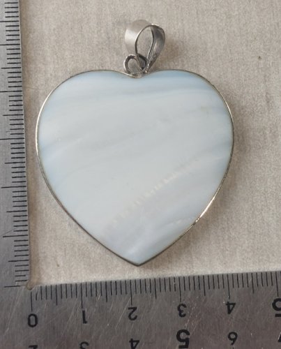 Ancien pendentif forme coeur, pierre opalite, en argent massif