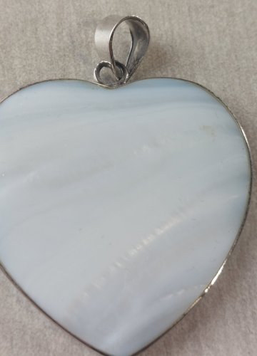 Ancien pendentif forme coeur, pierre opalite, en argent massif
