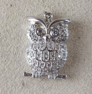 Old owl pendant, made of solid silver.