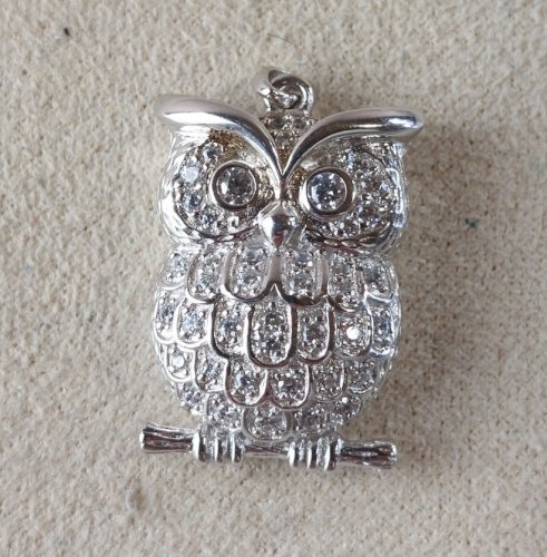 Ancien pendentif forme hibou / chouette, en argent massif ^