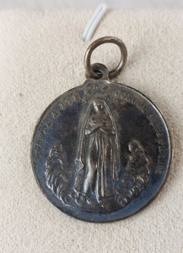 Ancien pendentif Marie conçue sans péché / Cor Meum Jungatur Vobis, en argent