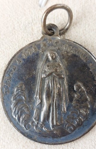 Ancien pendentif Marie conçue sans péché / Cor Meum Jungatur Vobis, en argent