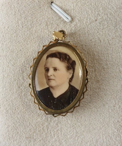 Ancien pendentif / médaillon, porte photo, double face, en métal doré ^