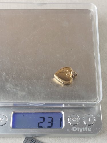 Ancien pendentif / médaillon porte photo, forme coeur, en plaqué or ^