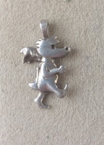 Ancien pendentif, petit dragon, en argent