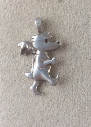 Ancien pendentif, petit dragon, en argent
