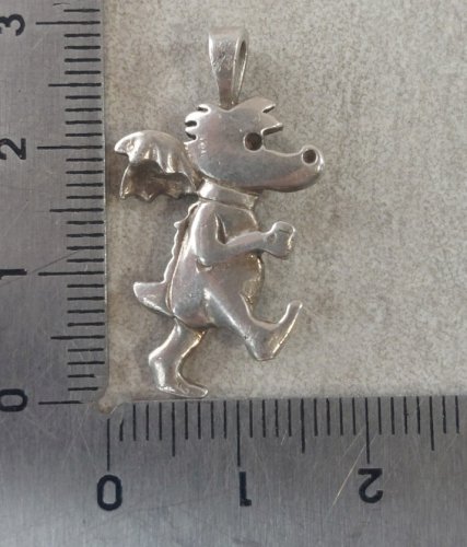 Ancien pendentif, petit dragon, en argent