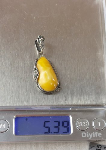 Ancien pendentif, pierre ambre laiteux, en argent, Worth & Douglas, vintage