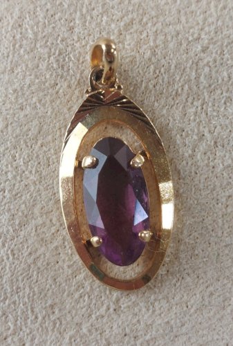 Ancien pendentif, pierre mauve, en plaqué or, vintage