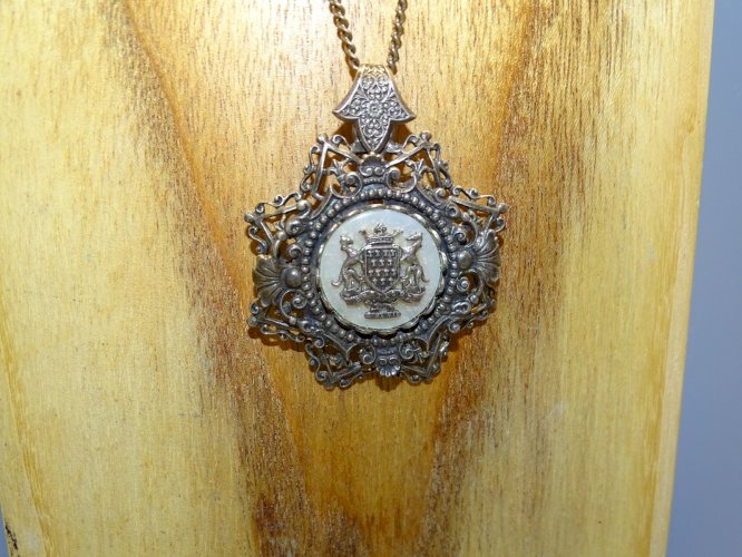 -ANCIEN PENDENTIF SOUVENIR DE BRETAGNE A MA VIE BLASON & CHAINE ARGENT Crabe  D