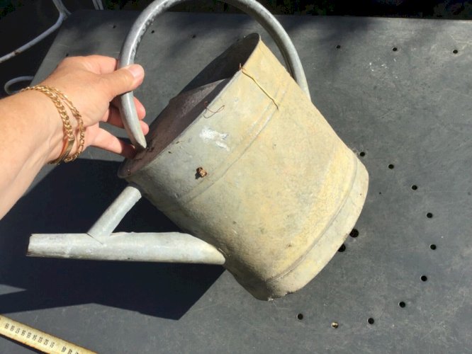 Ancien petit arrosoir zinc  tôle  jouet jeux déco jardin mer