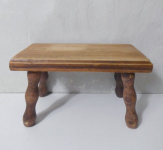 ancien petit Banc en bois marche pied vintage