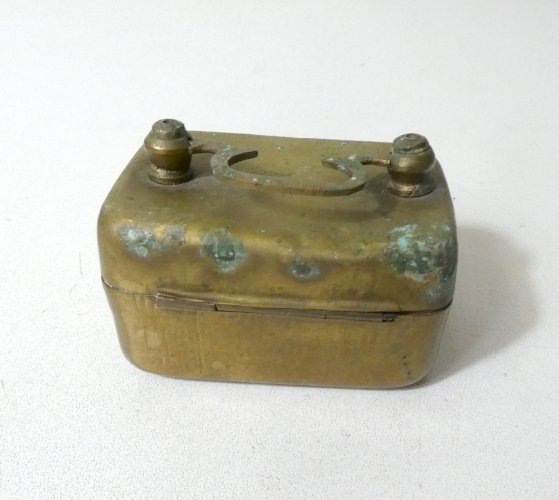 ancien petit coffret en laiton vintage