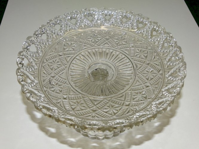 -ANCIEN PETIT COMPOTIER EN VERRE Moulé BORD à décor de COEURS déco TABLE   D