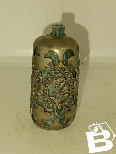 ancien petit flacon chinois en metal à decor de dragon en bon etat general