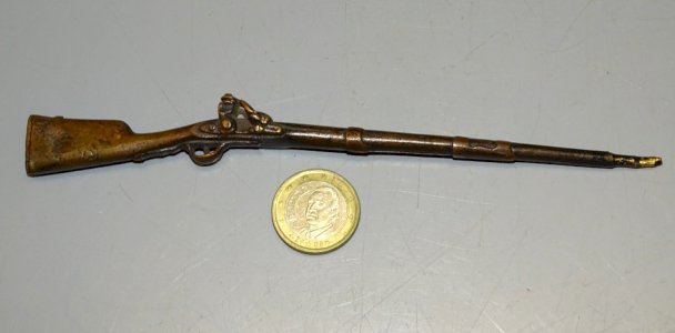 -ANCIEN PETIT FUSIL BRONZE XIXe MINIATURE POUR déco  HORLOGE STATUE  D