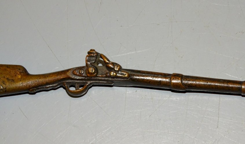 -ANCIEN PETIT FUSIL BRONZE XIXe MINIATURE POUR déco  HORLOGE STATUE  D
