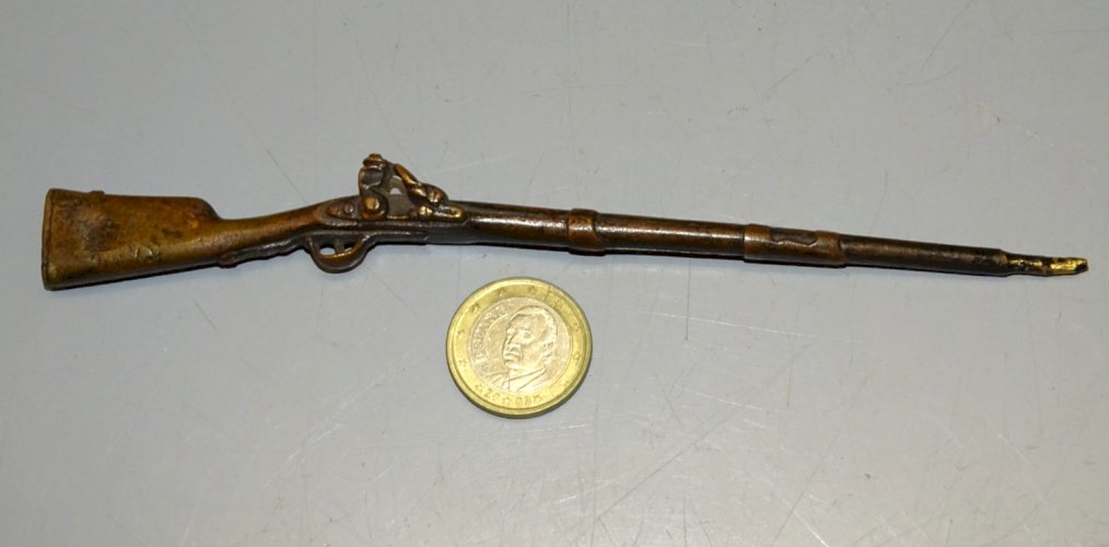 -ANCIEN PETIT FUSIL BRONZE XIXe MINIATURE POUR déco  HORLOGE STATUE  D