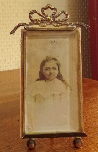 Ancien  Petit Mini Cadre Photo à Poser  Décor Noeud Style Louis XVI Laiton Verre