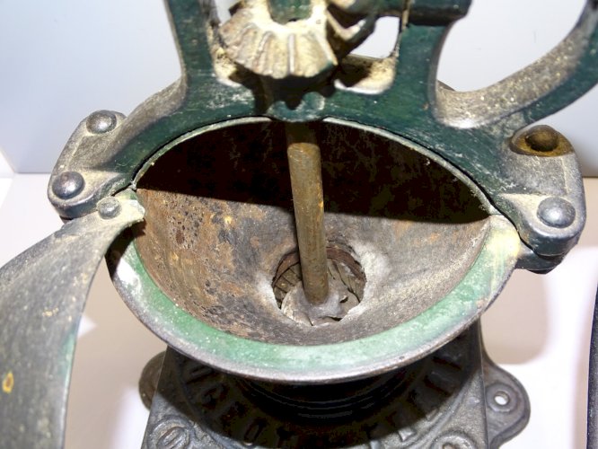 -ANCIEN PETIT MOULIN de COMPTOIR PEUGEOT FRERES N° 0 DECO CUISINE    D