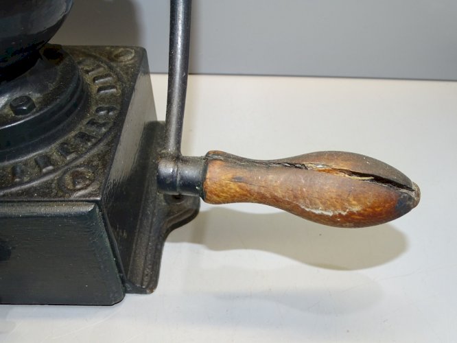 -ANCIEN PETIT MOULIN de COMPTOIR PEUGEOT FRERES N° 0 DECO CUISINE    D