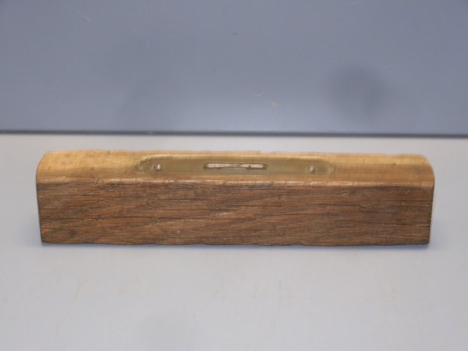 - ANCIEN PETIT NIVEAU BOIS  et LAITON COLLECTION OUTIL ANCIEN déco   D