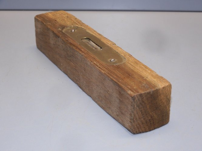 - ANCIEN PETIT NIVEAU BOIS  et LAITON COLLECTION OUTIL ANCIEN déco   D